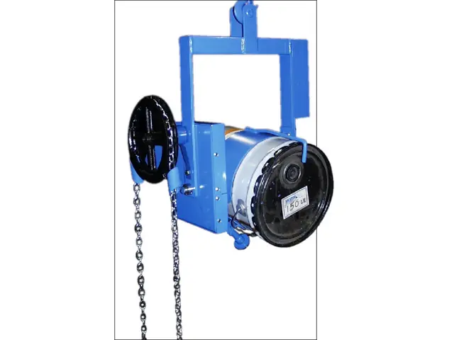 Pour a 5-gallon pail with your hoist