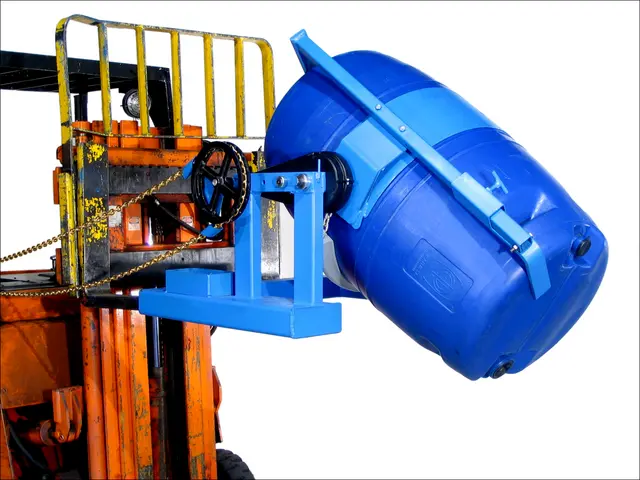 Model 285AM shown with Bracket Assembly Kit 4556M-P to safely handle a RIMLESS plastic drum, or more securely handle a fiber drum