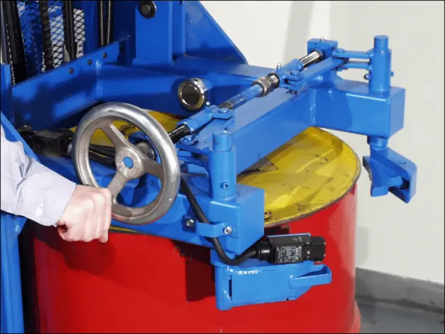 Single-Stage MORStak Drum Racker - Clamp upright drum on floor