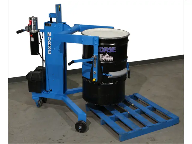 Place and retrieve drum from pallet
