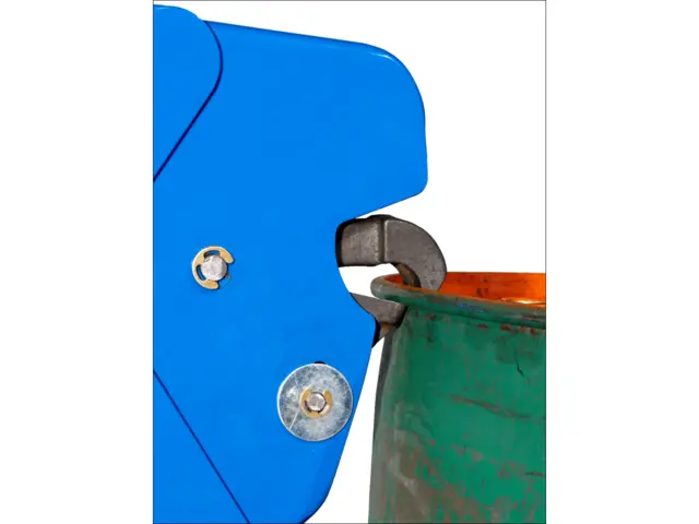 Model 82H-125 has durable, wide jaws which securely grip top rim of drum