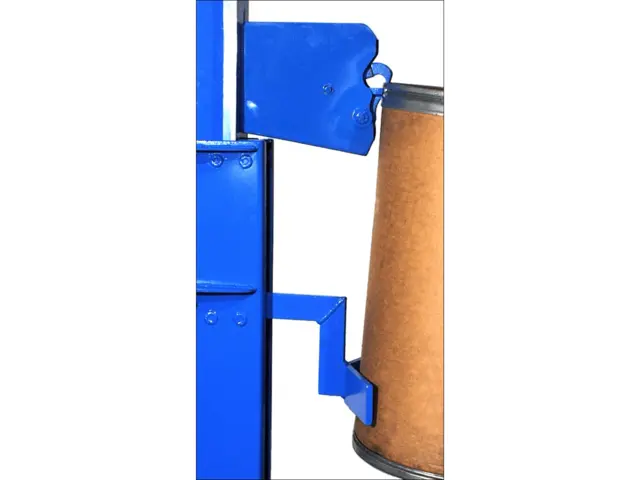 Jaws securely grip top rim of a RIMMED fiber, plastic or steel drum - Model 82H
